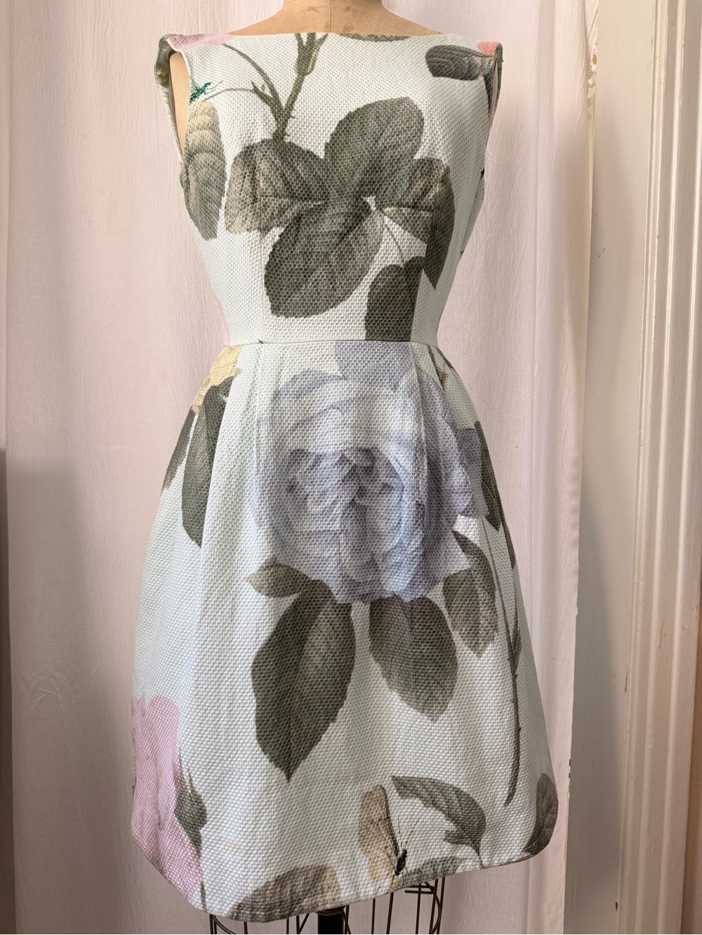 Ted Baker, Eleta Dress in Distinguishing Rose Print, sz EU 0 (US 0-2 or XS)